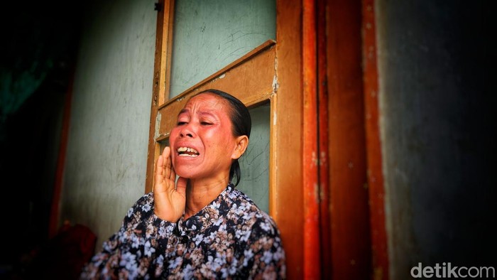 Ema Purnamasari (43), bibi dari Elan alias Samson.