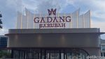 Lamak Bano! Tunjang Hot Plate dan Rendang di Resto Padang Deddy Corbuzier