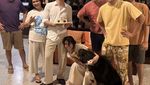 Gregoria Mariska Ajak Mikha Angelo Makan Bareng Teman-teman Atlet
