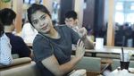 Gregoria Mariska Ajak Mikha Angelo Makan Bareng Teman-teman Atlet