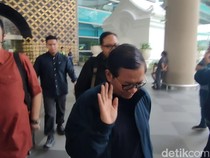 Mendarat di YIA, Pramono Anung Bungkam Ditanya Retret Magelang