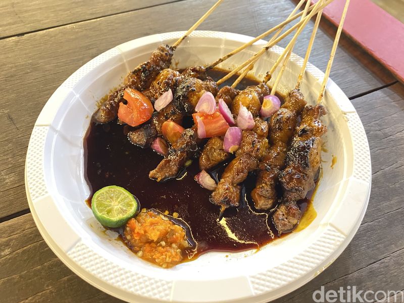 Haji Parto: Sate dan Kepala Kambing Muda Berbumbu Sedap di Dragon Point PIK