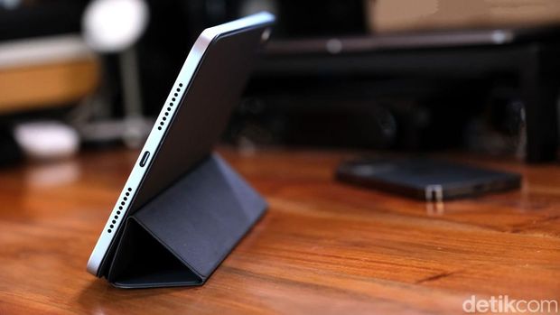 iPad Mini 7 dengan Smart Folio case