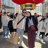 Kembali honeymoon berdua, Irish Bella dan suaminya, Haldy Sabri memilih bertolak ke Jepang. Bisa kembali menikmati momen bersama, kebahagiaan terpancar jelas di wajah Irish. Foto: Instagram/@_irishbella_