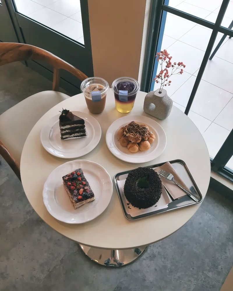 Kafe untuk cewek kue di Gading Serpong
