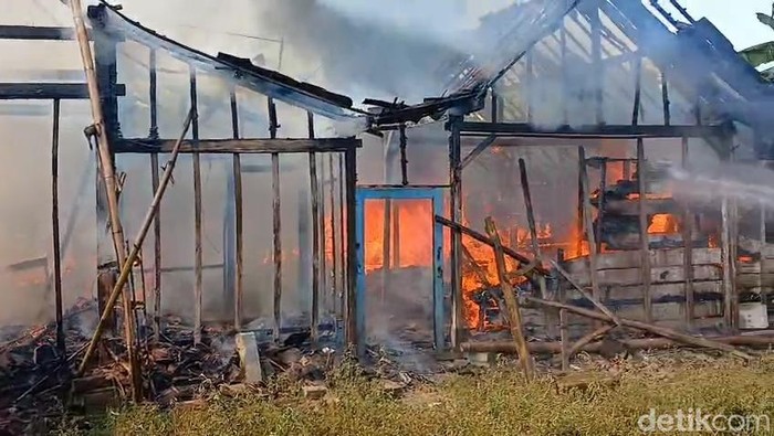 Kebakaran rumah di Bojonegoro