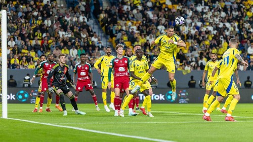 RIYADH, SAUDI ARABIA - FEBRUARY 21: Cristiano Ronaldo of Al-Nassr FC during the Saudi Pro League match between Al Nassr v Al Ettifaq at Al -Awwal Park on February 21, 2025 in Riyadh, Saudi Arabia. (Photo by Abdullah Ahmed/Getty Images)