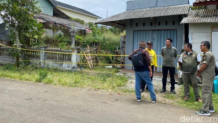 Lokasi adik bunuh kakak pakai samurai di Sukabumi.