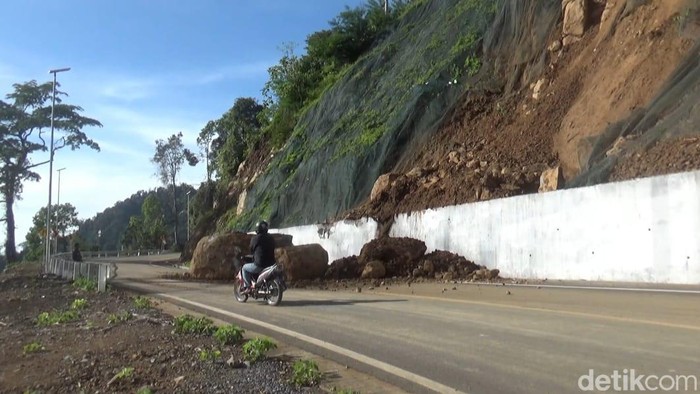 longsor di piket nol lumajang