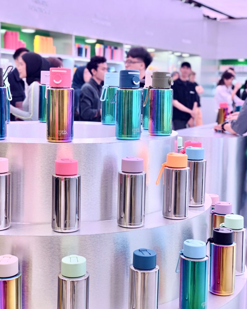 Peluncuran Koleksi Chrome dari frank green.