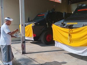 Tumpek Landep, Ratusan Kendaraan Dinas-Taktis Brimob Polda Bali Diupacarai
