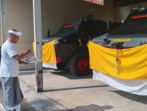 Tumpek Landep, Ratusan Kendaraan Dinas-Taktis Brimob Polda Bali Diupacarai