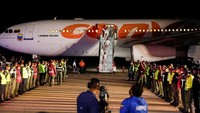 Sebelumnya, Caracas memutuskan hubungan dengan Washington pada Januari 2019, setelah Amerika Serikat mengakui pemimpin oposisi saat itu, Juan Guaido sebagai presiden sementara setelah pemilihan umum 2018, yang ditolak secara luas karena dianggap tidak bebas dan tidak adil. Pada Oktober 2023, Maduro mengizinkan pesawat AS yang membawa migran yang dideportasi untuk terbang ke Venezuela, tetapi mencabut izin tersebut empat bulan kemudian.  