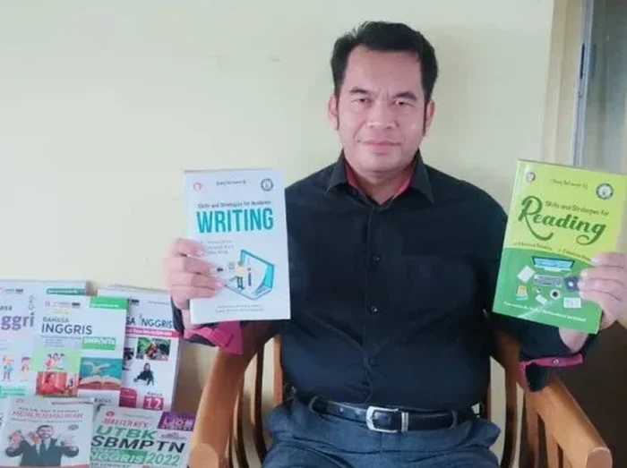 Potret Otong beserta karya-karyanya