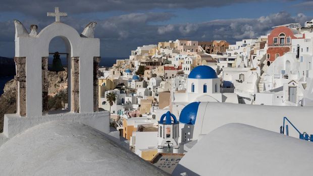 Situasi Santorini Usai Diguncang Gempa Beruntun A view of the village of Oia, as the seismic activity continues, on the island of Santorini, Greece, February 20, 2025. REUTERS/Nicolas Economou