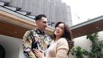 Vincent Verhaag Asyik Kulineran Bareng Istri dan Anak
