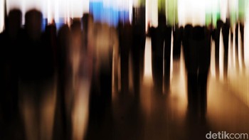 Motion Blur pekerja di Jakarta, di mana semua orang berlomba-lomba mencari uang di sini.