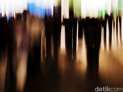 Wajah Pekerja Jakarta dalam Motion Blur