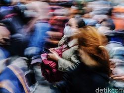 Wajah Pekerja Jakarta dalam Motion Blur