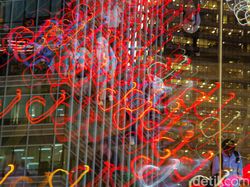 Wajah Pekerja Jakarta dalam Motion Blur