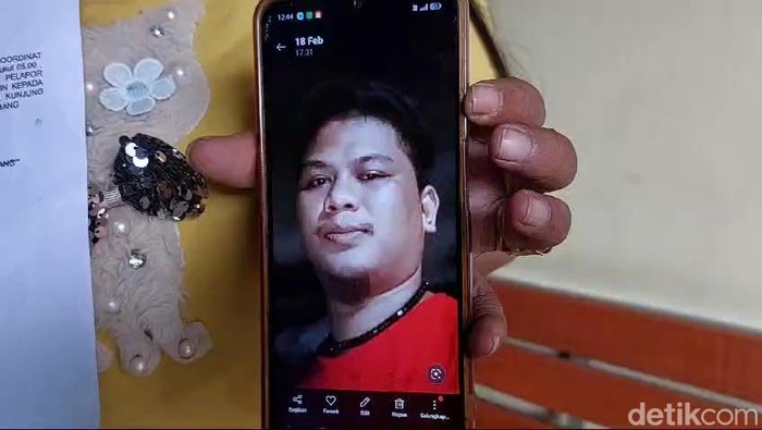 Warga Palembang bernama Rian Kurniawan (28) dilaporkan kabur dari rumah, sudah 12 hari tak pulang.