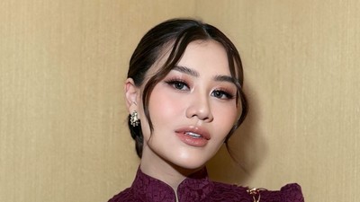 8 Foto Aaliyah Massaid Jadi Bridesmaid Berkebaya Janggan, Pancarkan Aura Bumil