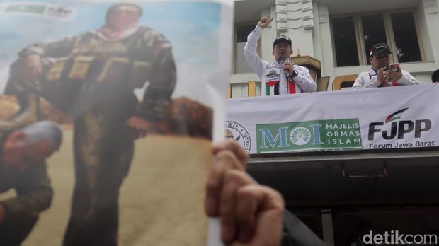 Aksi massa mendukung Palestina Merdeka di Bandung