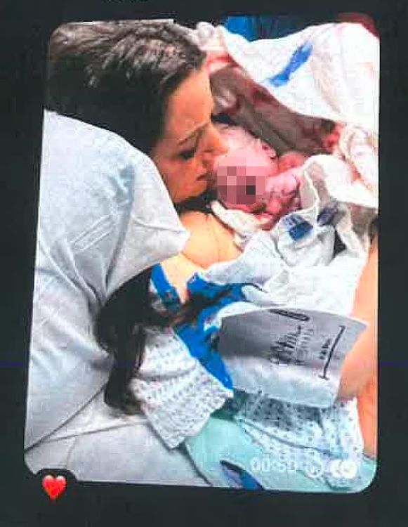 Dokumen Ashley St. Clair Lahirkan Anak ke-13 Elon Musk