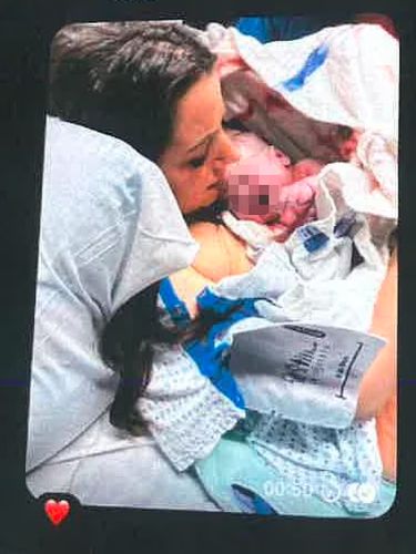 Dokumen Ashley St. Clair Lahirkan Anak ke-13 Elon Musk