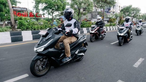 Honda PCX 160 RoadSync