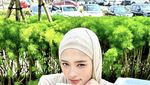 Inara Rusli Rayakan Ulang Tahun ke-32, Dapat Banyak Kue dan Hadiah