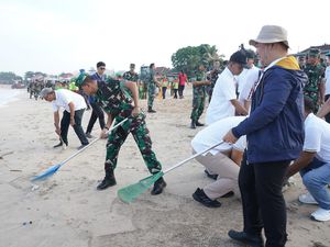 Peringatan HPSN, Plastik Masih Dominasi Sampah di Pantai Kedonganan
