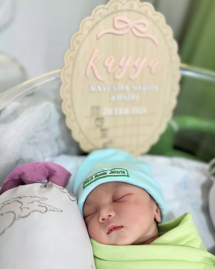 Kiky Saputri Tetap Kulineran Enak Saat Hamil Tua, Intip Momennya! Kiky Saputri Tetap Kulineran Enak Saat Hamil Tua, Intip Momennya!