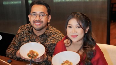 Kiky Saputri Tetap Kulineran Enak Saat Hamil Tua, Intip Momennya!