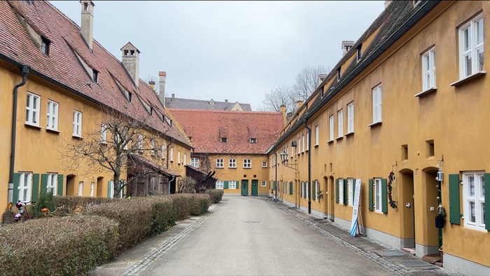 Perumahan Sosial Fuggerei di Augsburg, Jerman