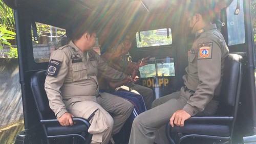 YouTubeda Ibizadagi olti shved porno filmini tomosha qiling. Katta kokrakli nozik ayol bilan porno