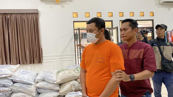 Polisi tangkap pedagang beras oplosan di Depok. (dok. ist)