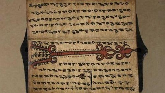 Pustaha laklak batak. (Foto: Dok. Perpustakan Budaya).