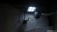 Seperti ini penampakan lampu Led untuk memodifikasi cahaya dan udara untuk budidaya ganja tersebut.