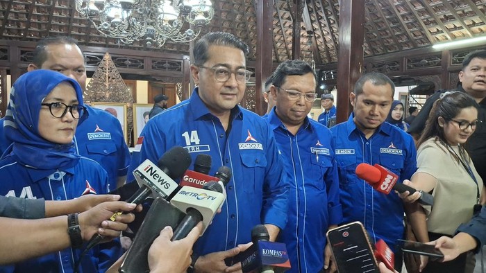 Sekjen Partai Demokrat Teuku Riefky Harsa