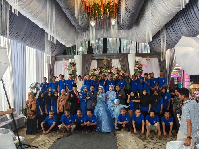 Suasana pernikahan pasangan pasien ODGJ di Ngawi
