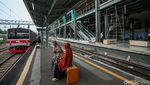 Suasana Peron 1 Stasiun Baru Tanah Abang yang Mulai Beroperasi