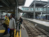 Suasana Peron 1 Stasiun Baru Tanah Abang yang Mulai Beroperasi