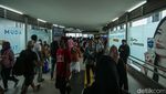 Suasana Peron 1 Stasiun Baru Tanah Abang yang Mulai Beroperasi