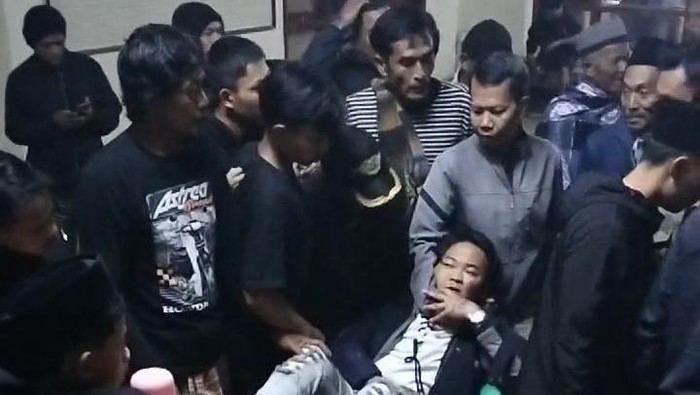 Tangkapan layar pria rampas hp bocah kbb ditangkap warga