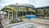 Untuk diketahui, proyek pembangunan Stasiun Tanah Abang Baru ini melakukan groundbreaking sejak 30 April 2023. Pengembangan stasiun dilakukan guna mengantisipasi semakin padatnya penumpang KRL di Stasiun Tanah Abang.