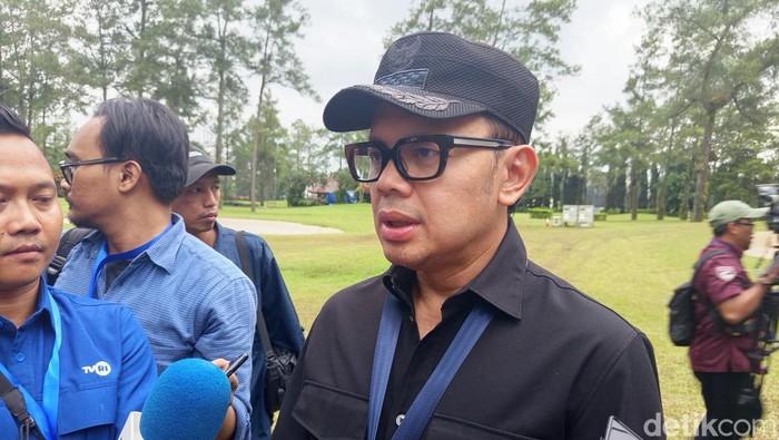 Wamendagri Bima Arya Sugiarto kepada awak media di Akmil Magelang, Minggu (23/2/2025)