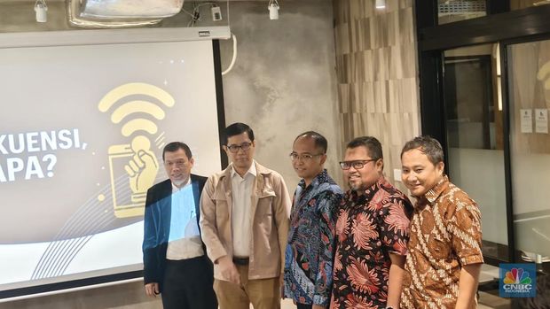 Acara diskusi Morning Tech 'Lelang Frekuensi untuk Siapa?', Senin (24/2/2025). (CNBC Indonesia/Novina)