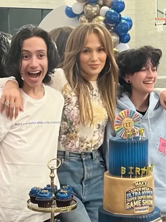 Anak kembar Jennifer Lopez