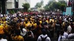 Antusias Para Pendukung Nobar Putusan Sengketa Pilkada